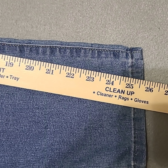 Guess Los Angeles Women's Straight Leg Light Washed Jeans - Size 29x24 - Picture 12 of 14